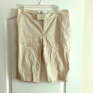 Cream Banana Republic Bermuda shorts